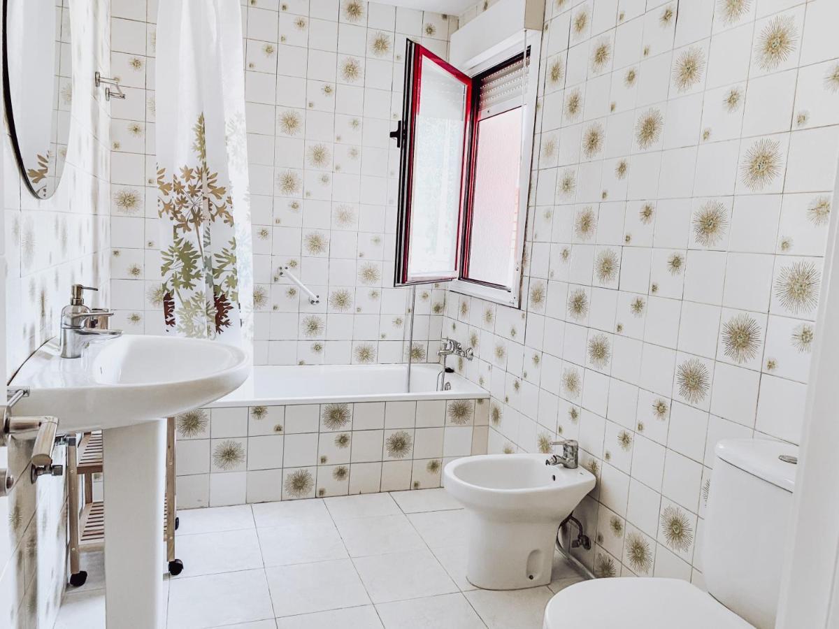 라네스 Bella Kalma, Acogedora Casa Con Parking, Jardin Y Wifi 게스트하우스 외부 사진